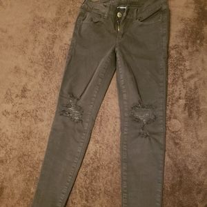 American Eagle distressed jegging size 2 short